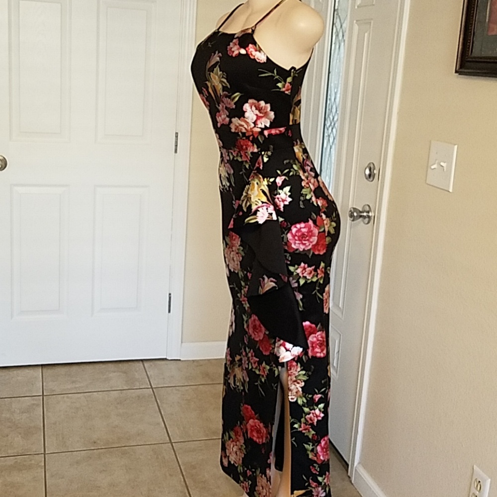 🛍Host pick🛍 beautiful floral design - Picture 2 of 8